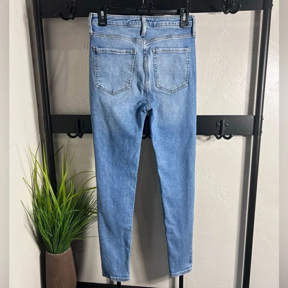 Forever 21 High-Rise distressed Skinny jeans Size 28 - Picture 3 of 14
